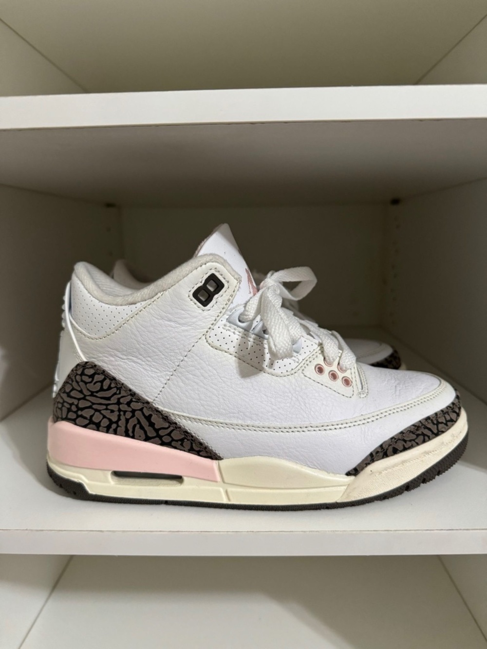 Air Jordan 3 Retro ‘Neapolitan/Dark Mocha’
